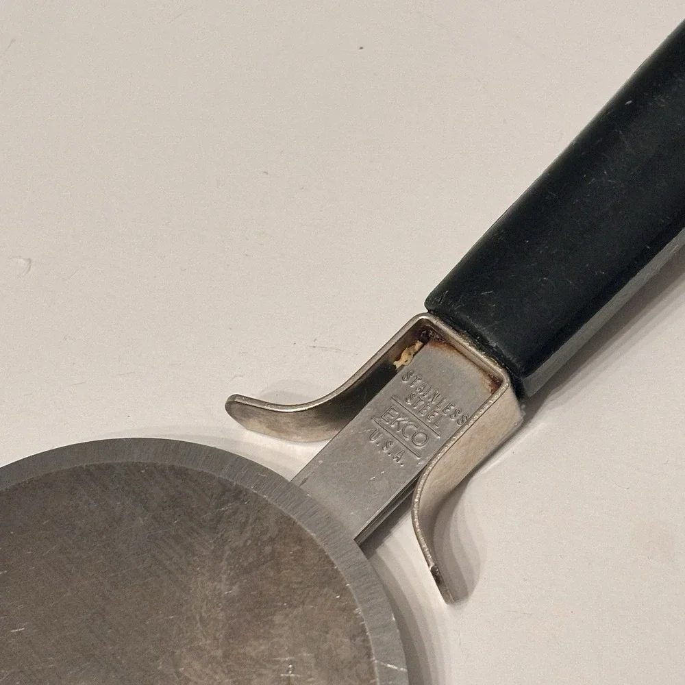 Vintage Ekco Eterna Pizza Cutter Wheel Stainless Steel US Black Handel Pastry 7